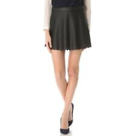 CLUB MONACO - FAUX LEATHER SHORT SKIRT - Picture 1 of 4